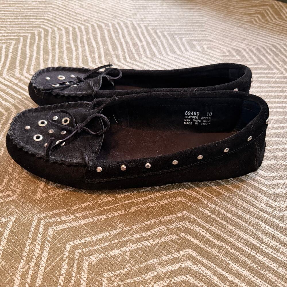 Minnetonka Black Suede Studded Moccasin Flats Women’s Size 10 Slip On Shoes